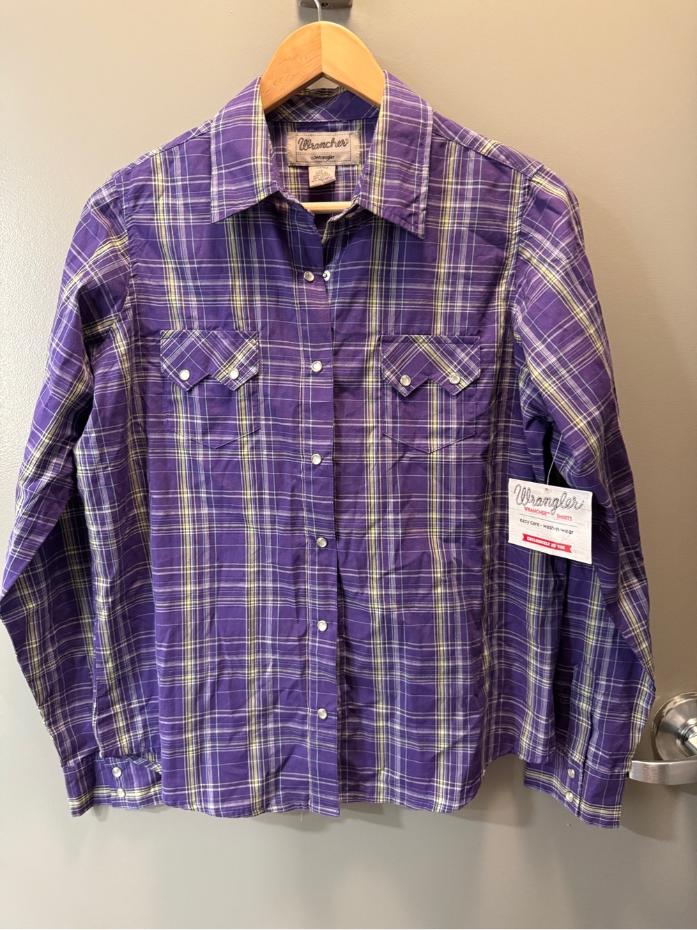 Wrangler Rancher Purple Plaid Western pearl Snap Shirt Women’s L